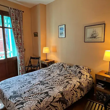 Senorita Dans Le Quartier Historique De Mers-les-bains, 100m De La *